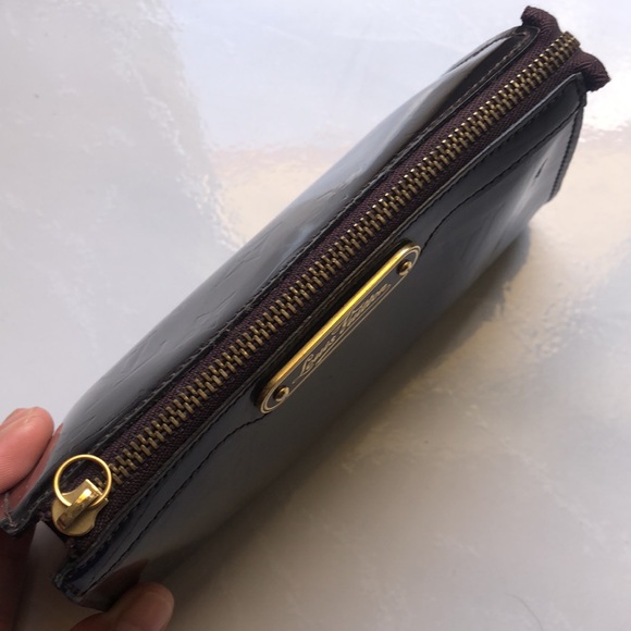 Louis Vuitton Vernis Pouch - Picture 2 of 8